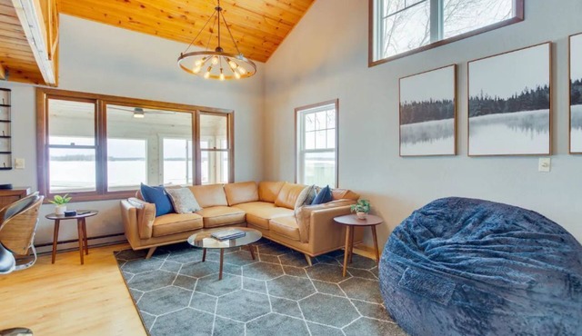 Cozy Mod Cabin On Turtle Lake! No Pets Allowed