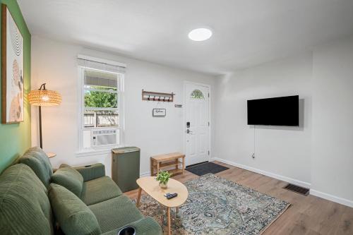 Cozy & Modern 1 Bdr Apt Natrona