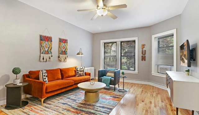 Cozy Modern 1BR Apt, 10-min Walk to Wrigley Field - Stratford 1E 3E rep