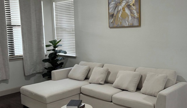 Cozy Modern 2-bedroom apartment in charming Miramar with fitness room