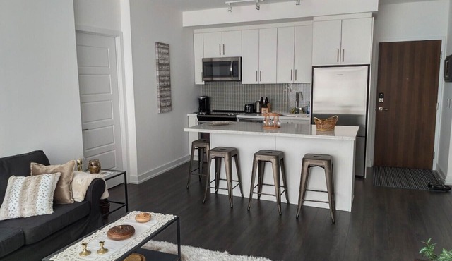 Cozy, Modern 2-Bedroom Apartment at Friday Harbour Resort