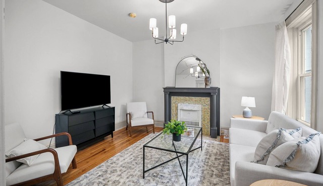 Cozy & Modern 2BR Apartment in the Heart of St. Louis