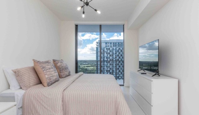Cozy & Modern 2BR Perfect for Business or Leisure