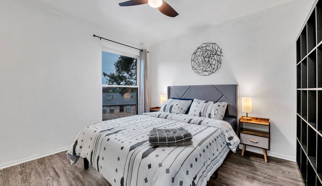 Cozy Modern 2BR Retreat ATX Downtown, Mins away to Prime Locations Airport