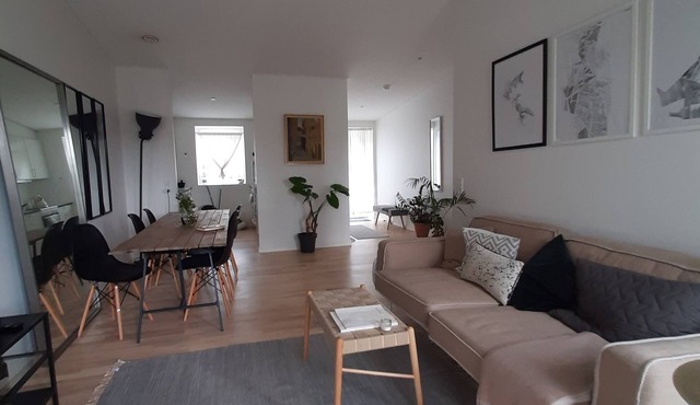 Cozy & modern 59 sqm rowhouse, 20 min from city center by train.