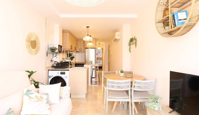 Cozy Modern Apartment Near Sagunto Beach with Balcony and A/C