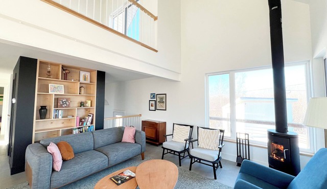 Cozy modern beach retreat,