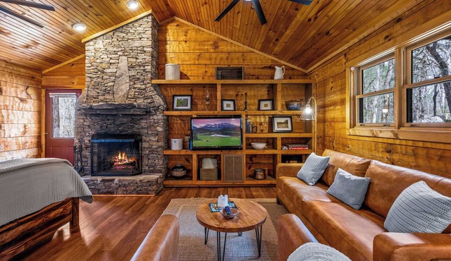 Cozy Modern Cabin in it's own Cove of Boulders