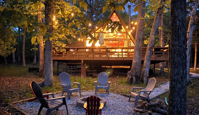 Cozy modern cabin nestled in the beautiful woods of Innsbrook.