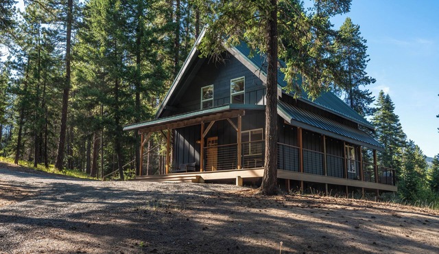 Cozy Modern Cabin on 2 Acres in Teanaway Valley