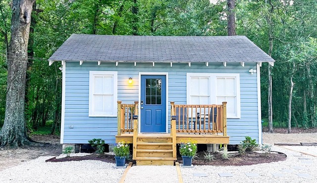 Cozy, Modern Cottage on Bayou-Central Lafayette