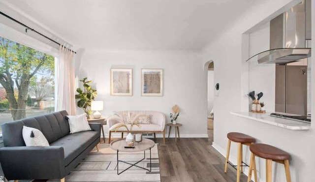 Cozy & Modern Downriver Spokane Home