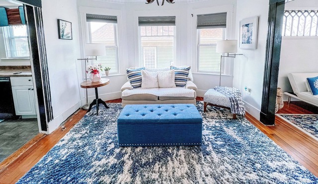 Cozy & Modern Entire Home