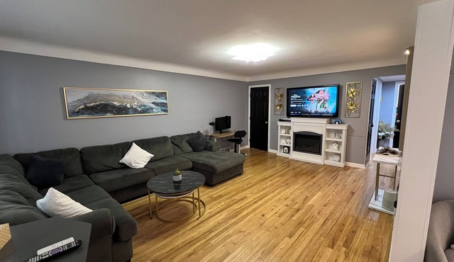 Cozy, Modern Escape; PlayStation 5 and King Suite