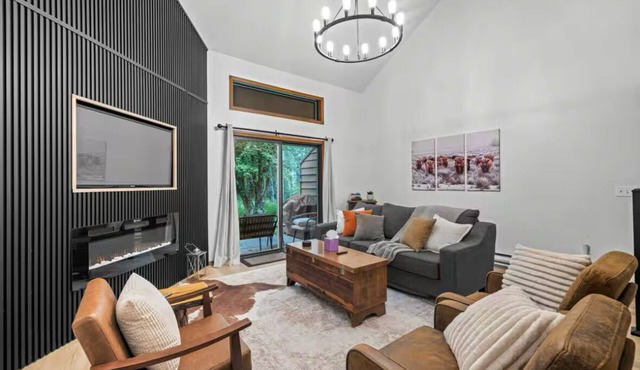 Cozy & Modern family friendly McCall Retreat – Walk to Lake Payette and Downtown