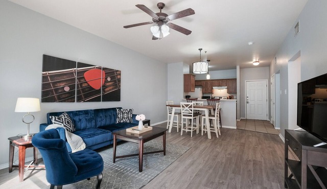 Cozy & Modern | Fast WiFi | 4-min to Medical Center | 2BR & 2BA