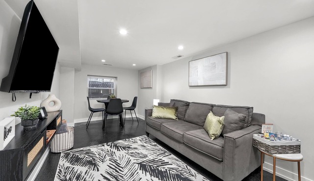 Cozy, Modern Garden Unit