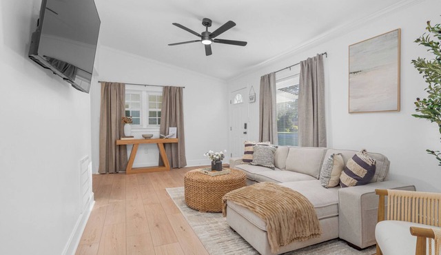 Cozy Modern Haven – Family Friendly