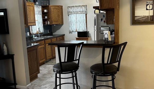 Cozy/Modern Home close to pool/park, quick Uber to downtown or the Univeristy