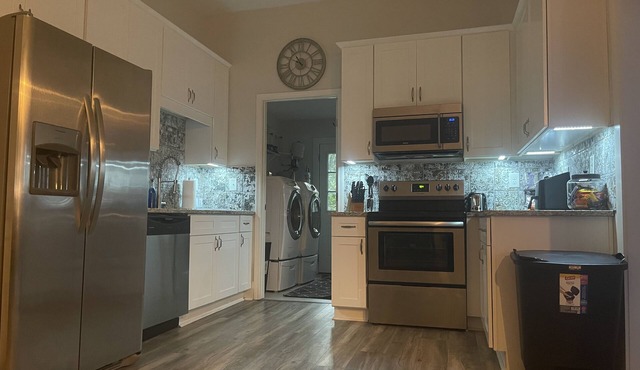 Cozy Modern Home Downtown ATL- Near Benz Stadium