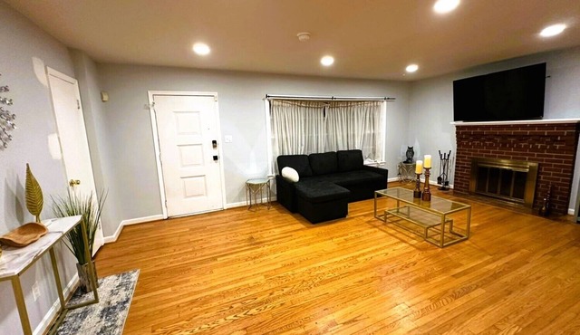 Cozy modern home in the DMV, an ideal spot for exploring D.C. and Alexandria!