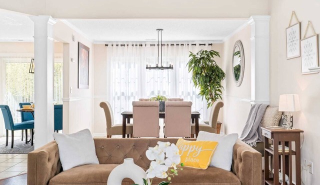 Cozy Modern Home 3BR Pet-Friendly Yard Near Breweries & Downtown