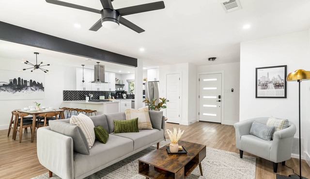 Cozy & Modern Home with King Beds, Fenced Yard, Fast Wi-Fi
