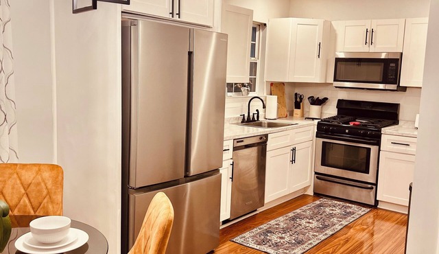 Cozy Modern Luxury 3 BDR Condo near NYC WiFi, free parking in lovely East Orange