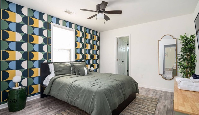 Cozy Modern Retreat Near Mercedes Benz Stadium