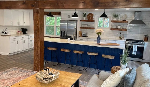 Cozy Modern Rustic Ski Lodge! 7BR - Sleeps 16