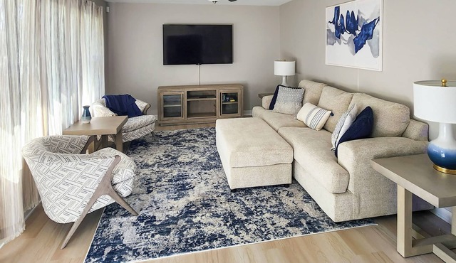 Cozy, modern stay perfect for families. Fully fenced and private back yard.