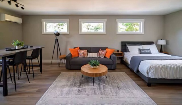 Cozy modern studio apartment in quiet Ridgefield with AC