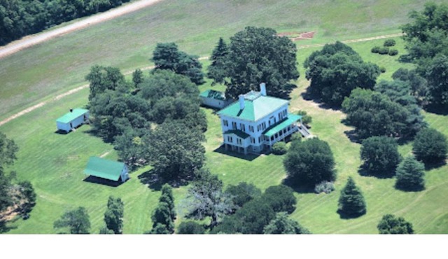 Cozy modified A-frame home offers a