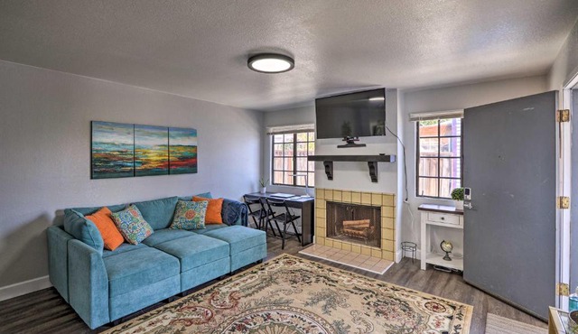 Cozy Monterey Apartment - Walk to Wharf and Dtwn!