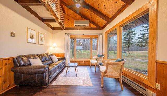 Cozy, Moody, Tranquil Cabin on Beautiful Lake Manuella in Darwin Minnesota