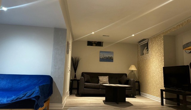 Cozy Morden Basement Suite apartment in Heart of Mississauga.