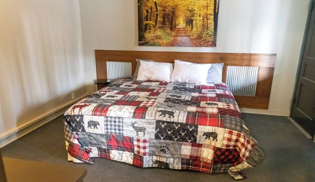 Cozy Motel Room With Lake Access