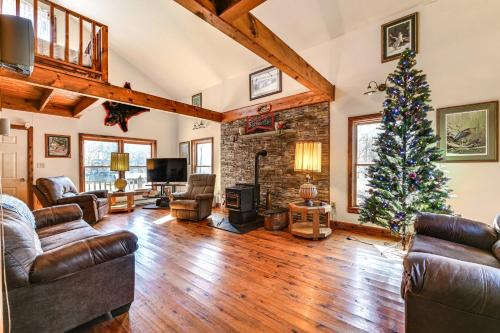 Cozy Mount Union Cabin with Fire Pit and River Access