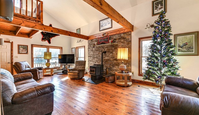 Cozy Mount Union Cabin w/Fire Pit & River Access