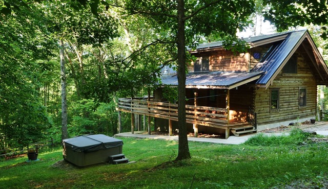 Cozy Mountain Top Log Cabin In Hocking Hills! Pet- Friendly!