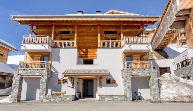 Cozy Mountain Stay w/Balcony