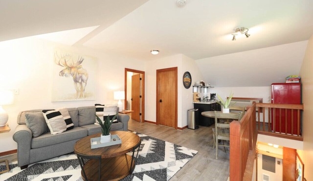 Cozy Mountain Retreat * Dog Friendly