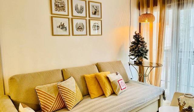 Cozy Mountain Apartment in Central Villanúa – Sleeps 4, Fully Renovated