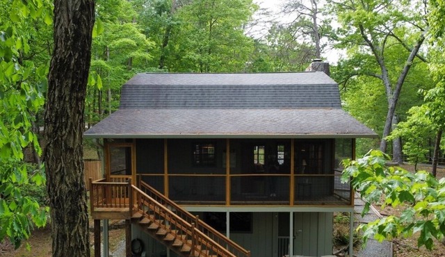 Cozy Mountain Cabin close to Ellijay and Blue Ridge