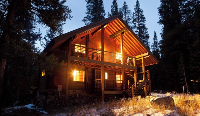 Cozy Mountain Cabin: Modern Amenities, Room for the Whole Family and then some