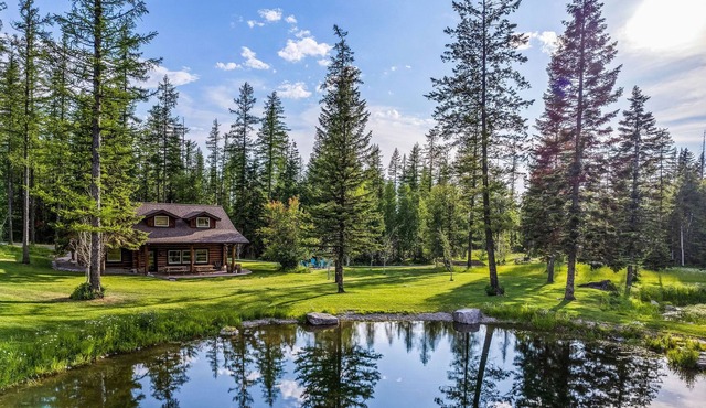 Cozy mountain cabin on a pond w/ firepit, close to great hiking and Glacier Park
