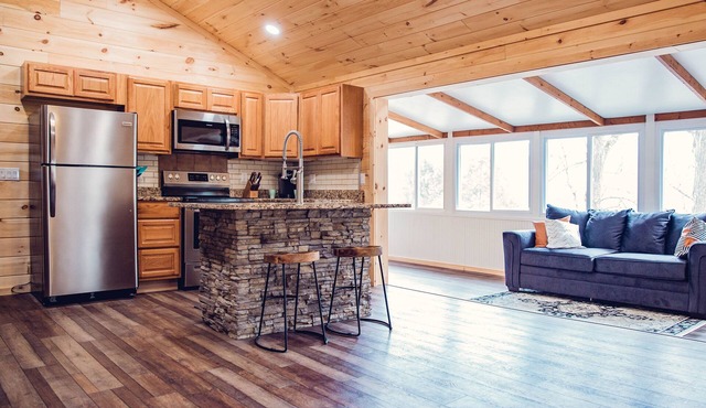 Cozy Mountain Cabin near Ohiopyle, Hot-Tub