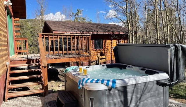 Cozy Mountain Cabin W/Hot Tub Breathtaking Views