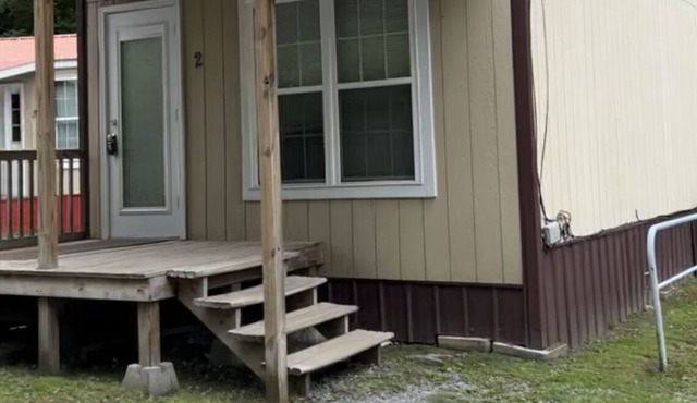 Cozy Mountain Cabin within minutes to Hatfield McCoy and Outlaw Trails