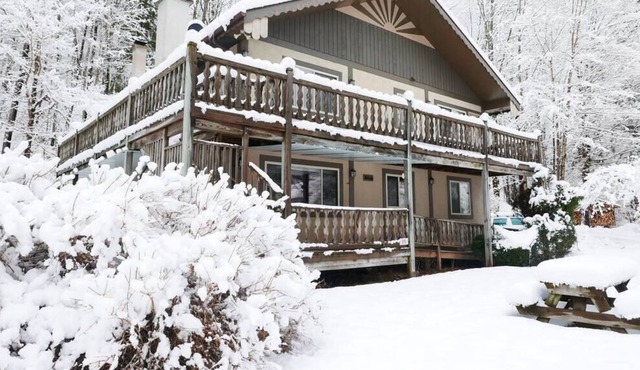 Cozy Mountain Chalet at forestHaus
